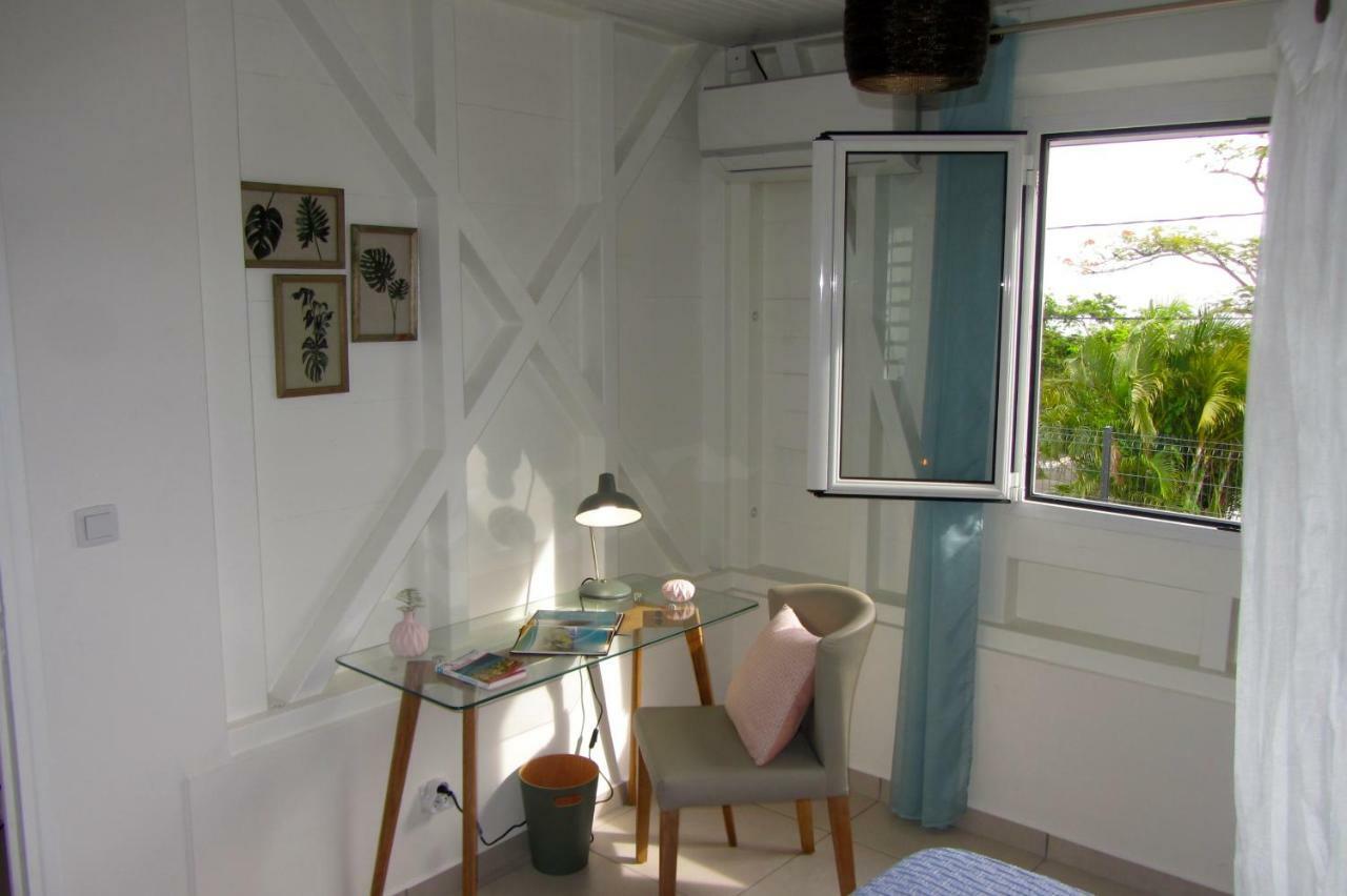 Or Bleu-Bungalow Volcan Soufriere-Vue Sur Mer Saint-Claude Buitenkant foto